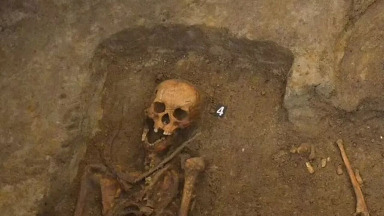 W Polsce znaleziono grób wampira, co zmyliło archeologów: ludzie bali się, że powstanie on z martwych. Zdjęcie