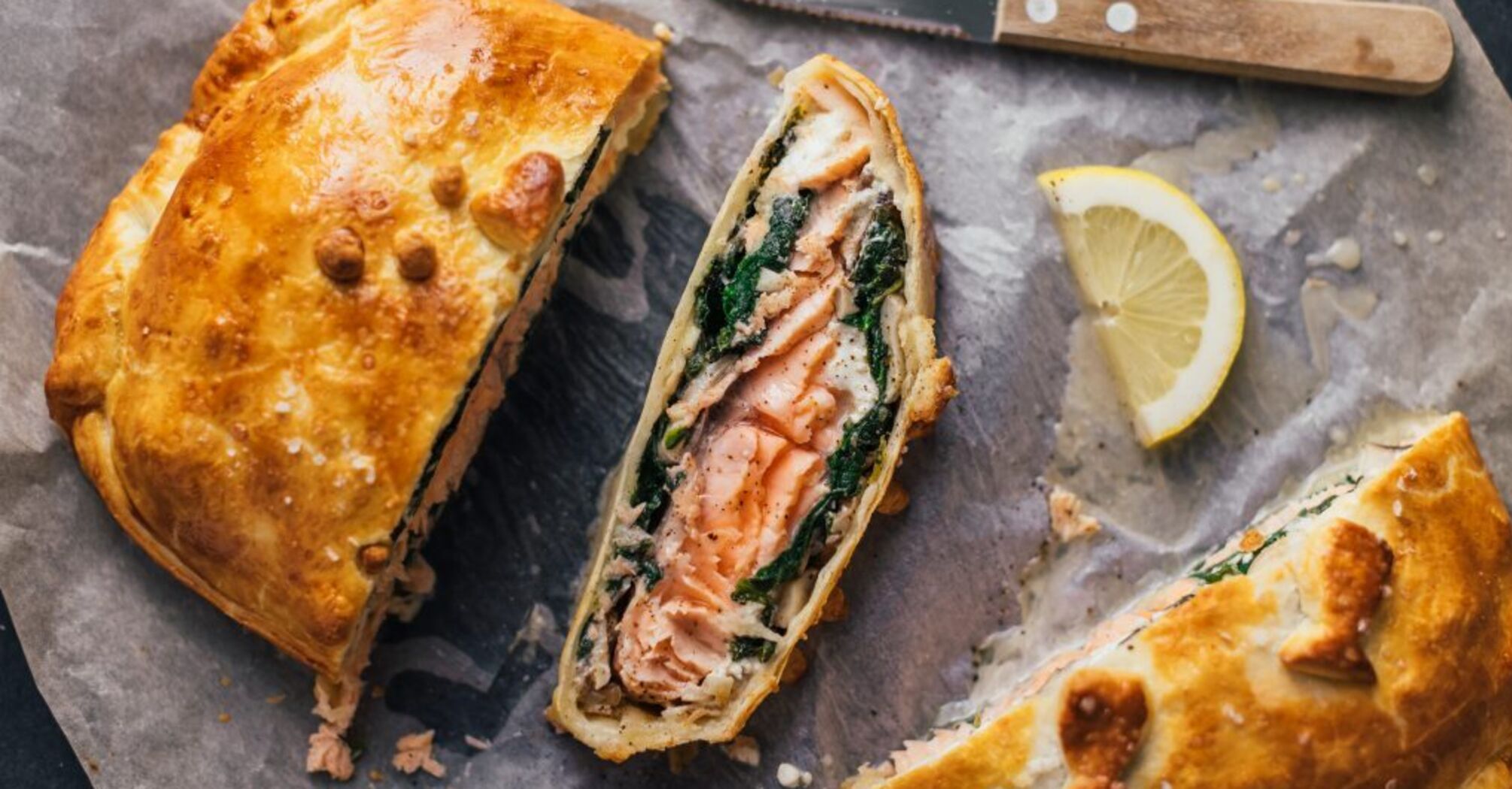 You haven't baked red fish like this before: with spinach in puff pastry