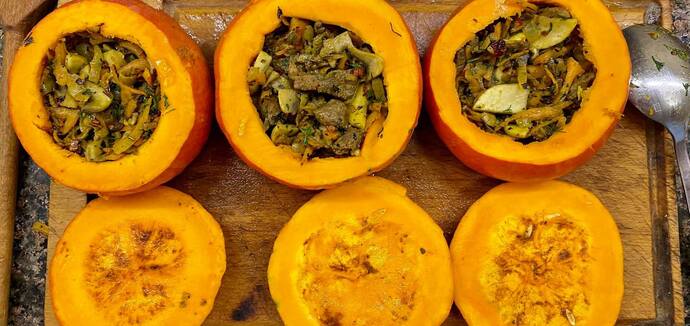 Baked pumpkin with vegetables
