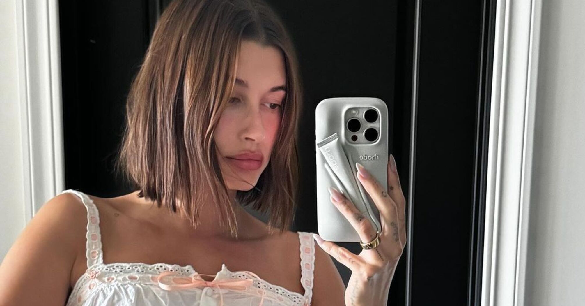 Hailey Bieber is back in trend: the star lit up a trendy manicure