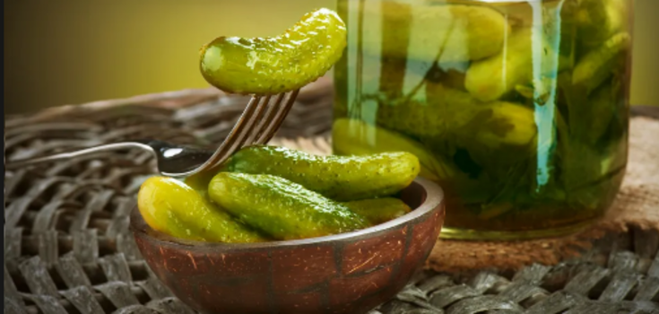 Quick pickles: crispy and spicy