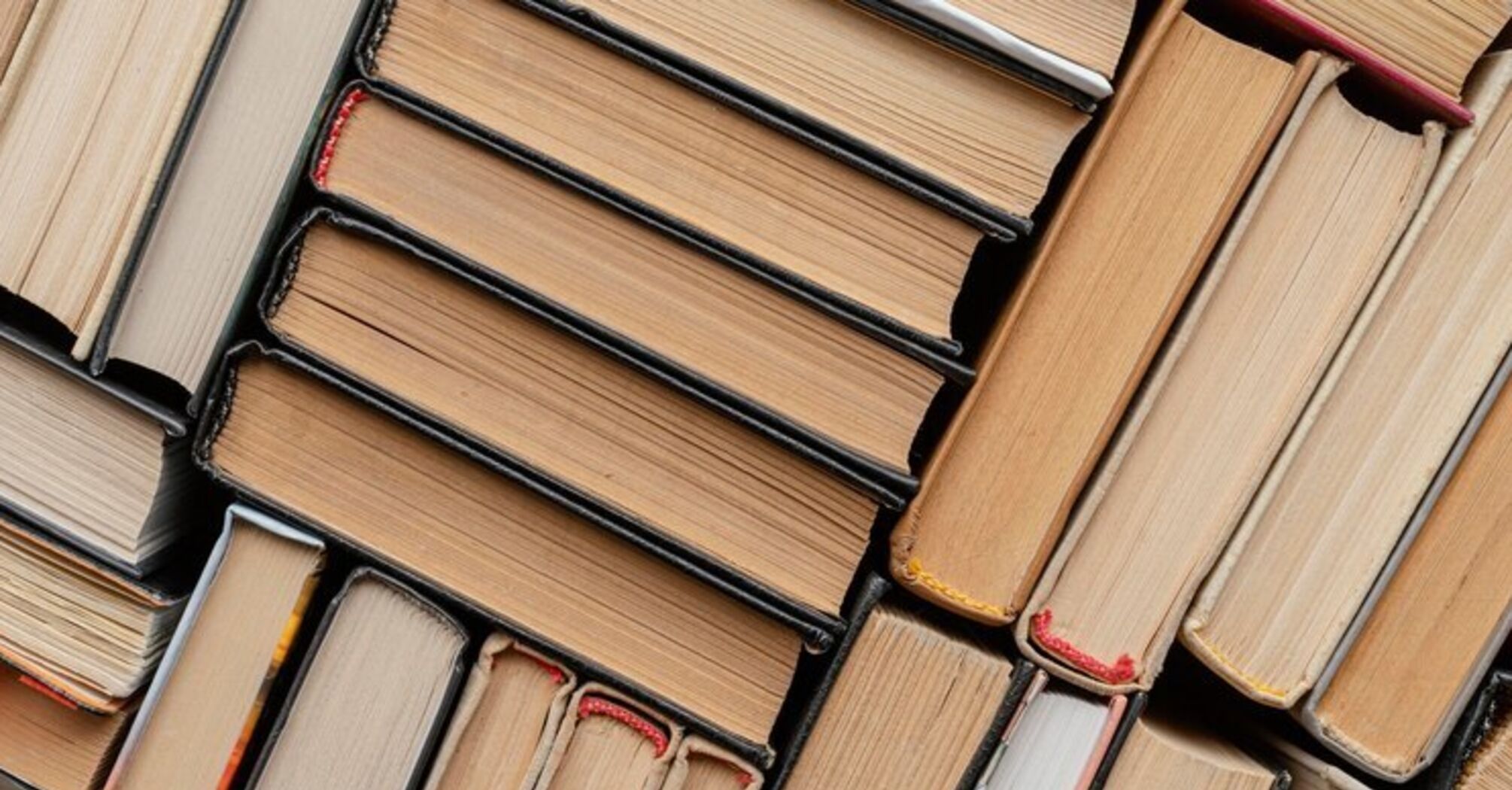 Епічні фантастичні саги: чотири книги, які візьмуть вас у полон