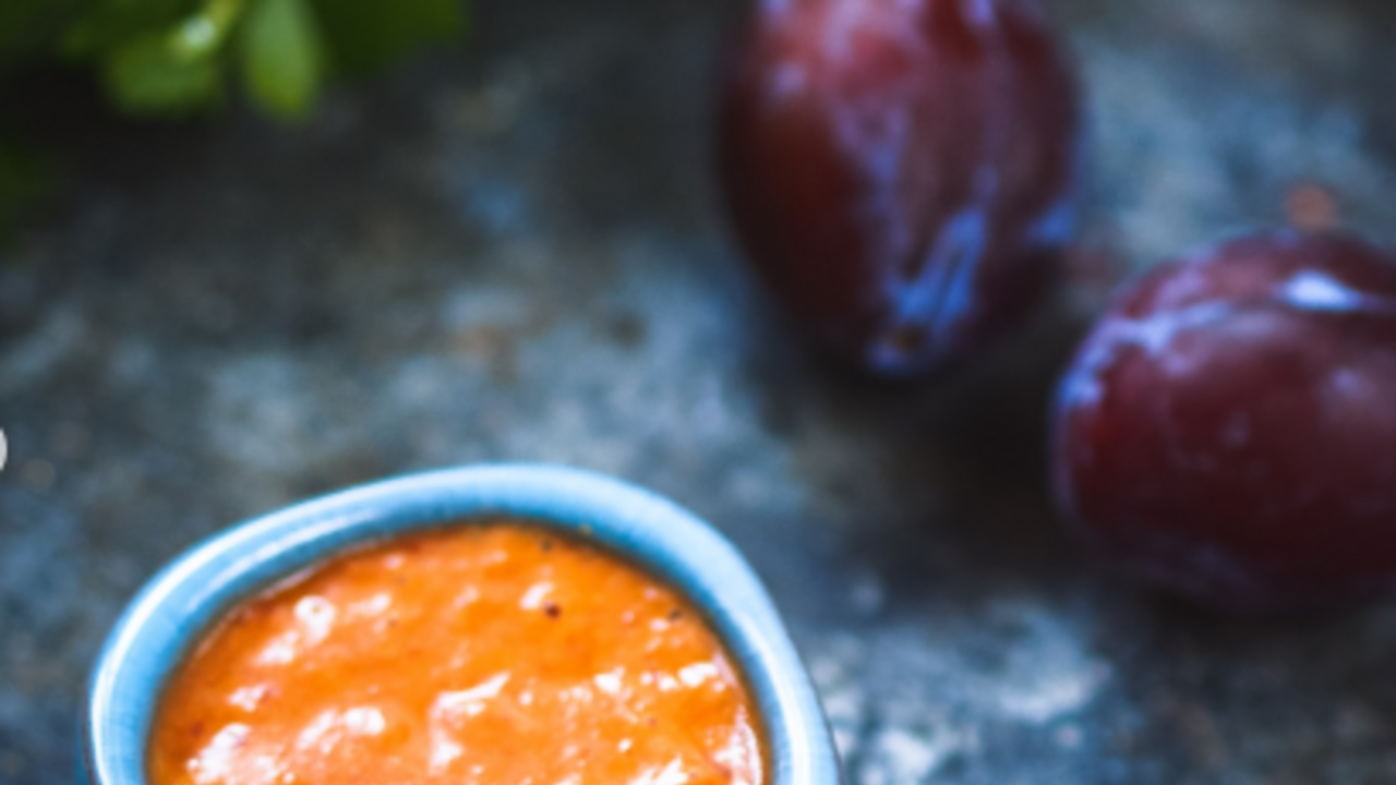 Spicy-sour sauce from sour plums: how to prepare a spicy addition to dishes at home
