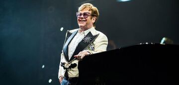 Elton John prawie oślepł na jedno oko z powodu strasznej infekcji: jak czuje się teraz 77-letni piosenkarz