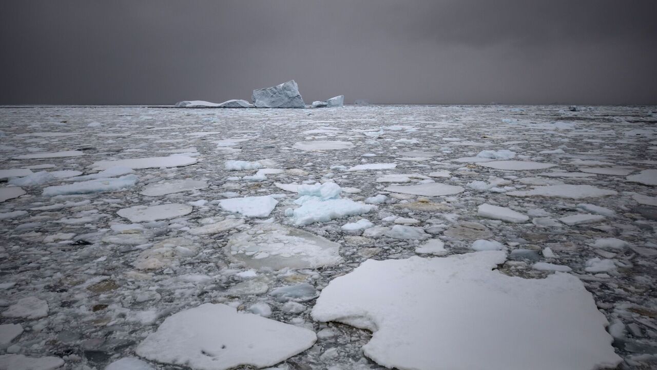 "As if a creature from the other world is crying": Ukrainian polar explorers recorded an eerie phenomenon in the Antarctic