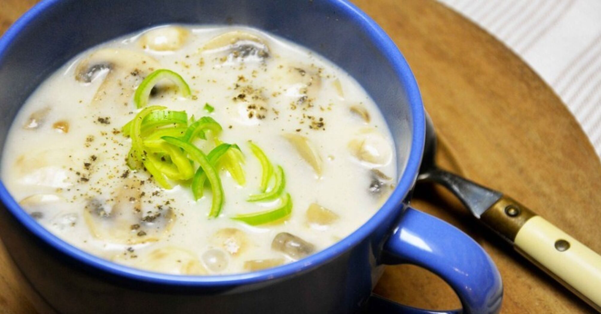 Mushroom soup with processed cheese: recipe for a popular dish