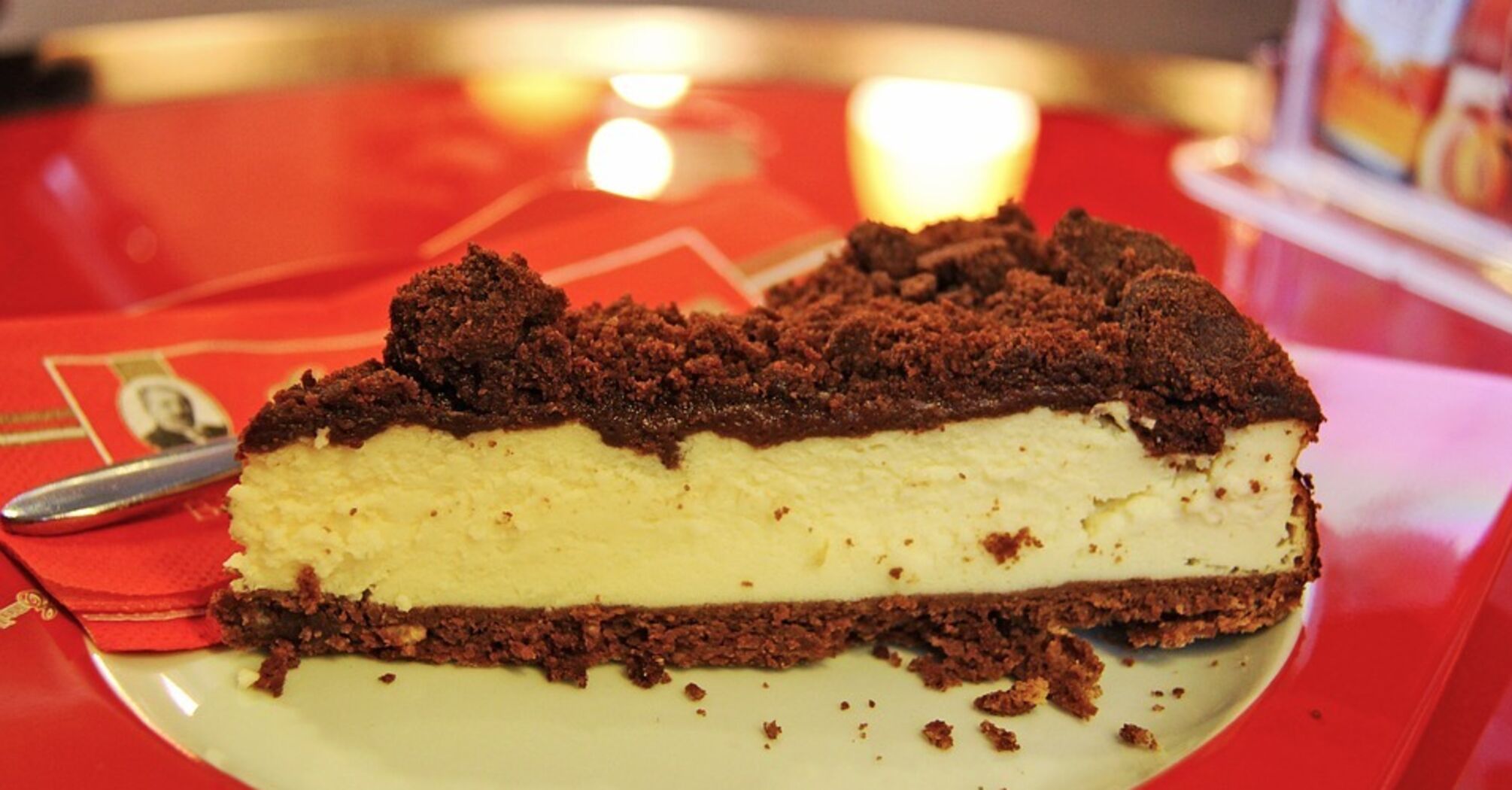 Cheese grated pie: how to prepare a popular dessert in an unusual way