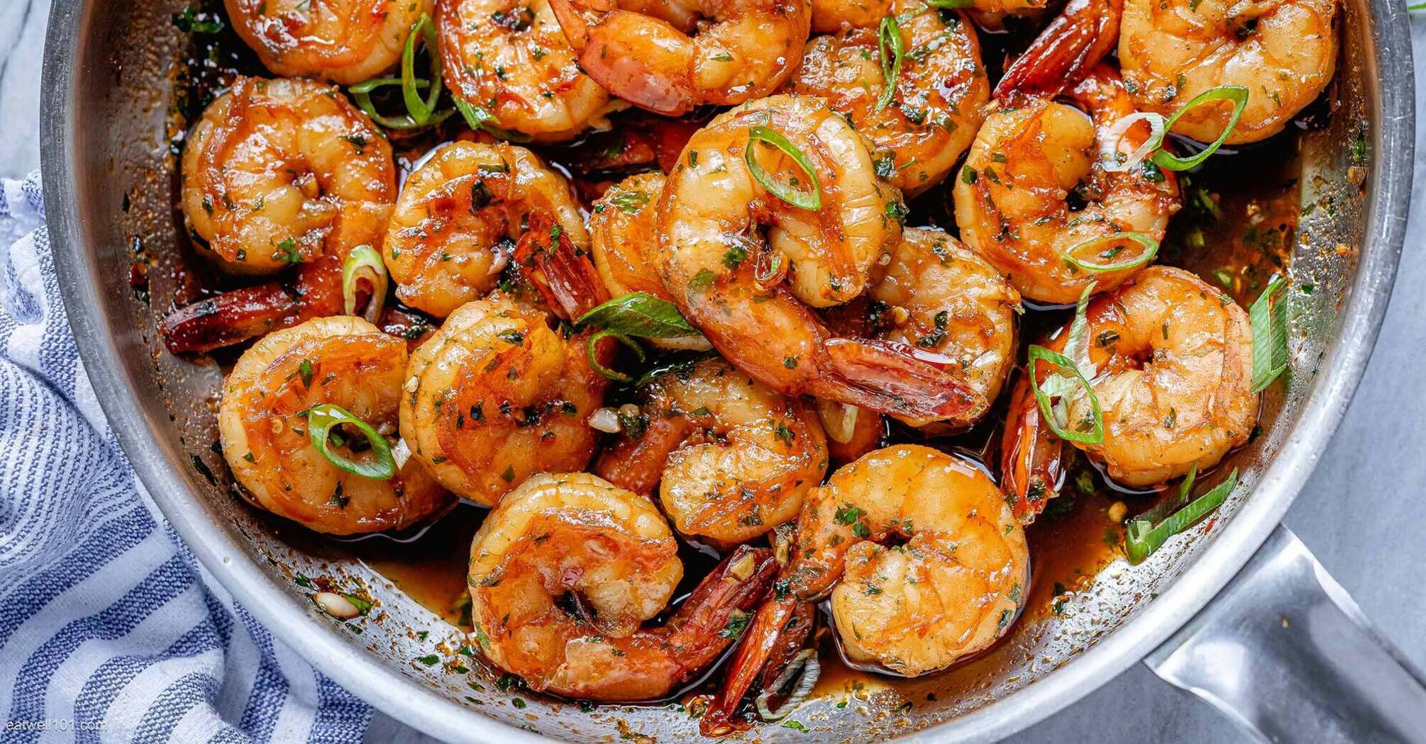 How to prepare delicious shrimp at home: no need to boil