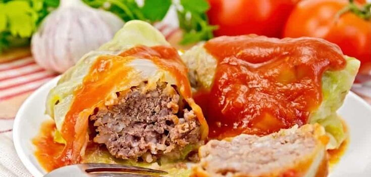 Lazy stuffed cabbage and minced meat without frosting: how to cook deliciously