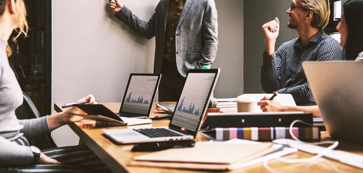Цих знаків зодіаку очікує успіх на роботі: гороскоп на тиждень 9-15 вересня