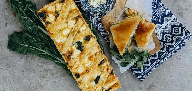 No dough: a quick pie with zucchini and cheese for a snack