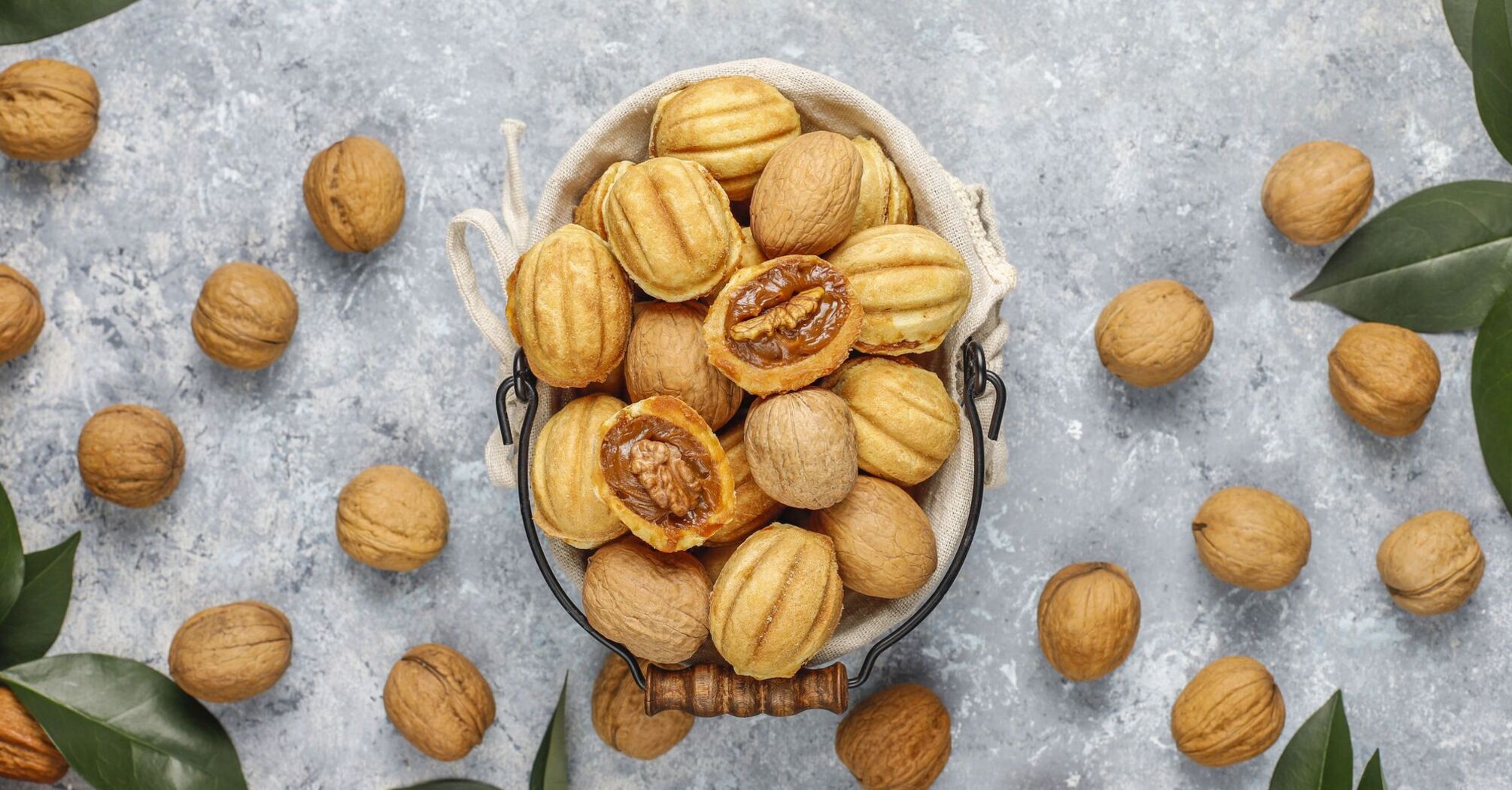 Nuts with chocolate fillings: how to cook a familiar delicacy in a new way