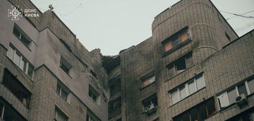 W Kijowie odłamki Shaheda uderzyły w wieżowiec: pojawiły się szczegóły. Zdjęcia i wideo