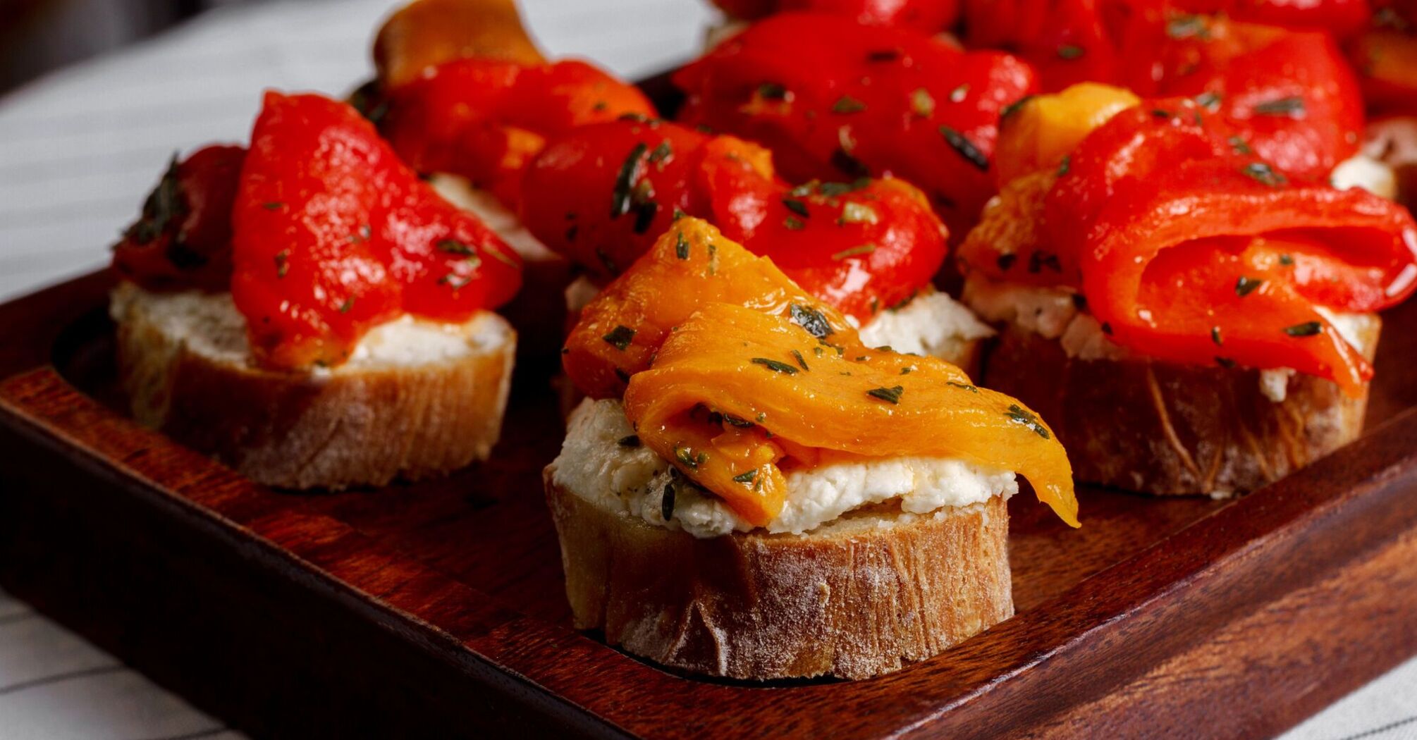 Bruschetta with roasted peppers for the festive table: when traditional sandwiches are boring