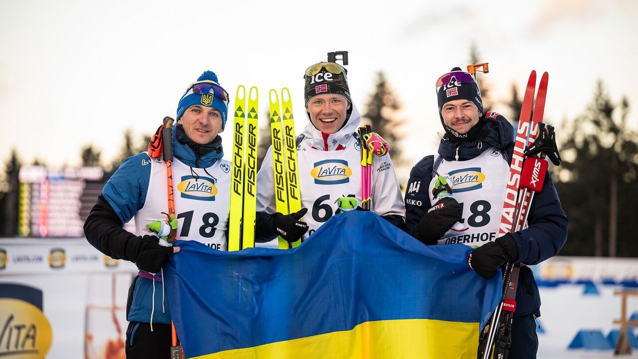 The Norwegian biathlon world champions unfurled the flag of Ukraine after the World Cup race. Photos and video