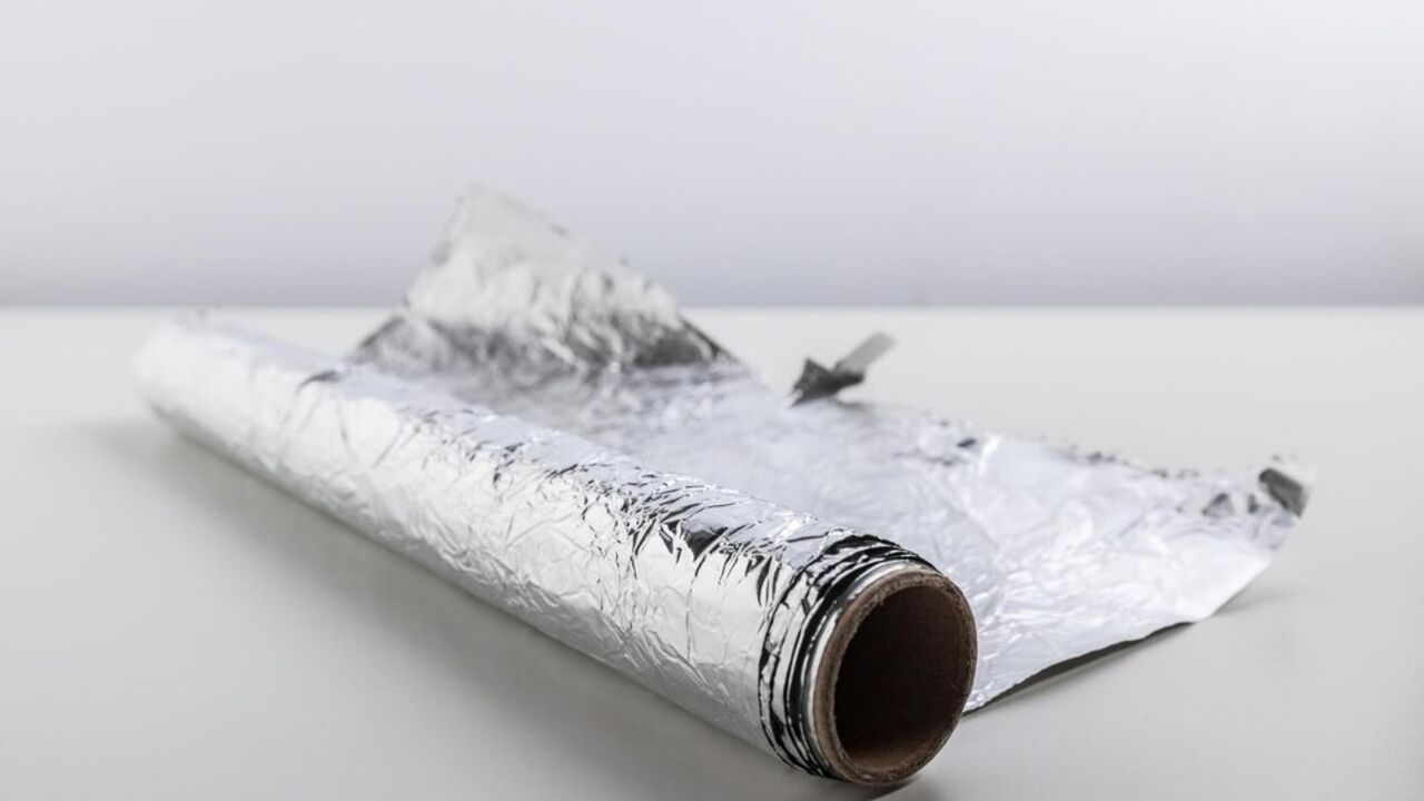 Why throw a piece of foil into boiling water: a life hack that will surprise you
