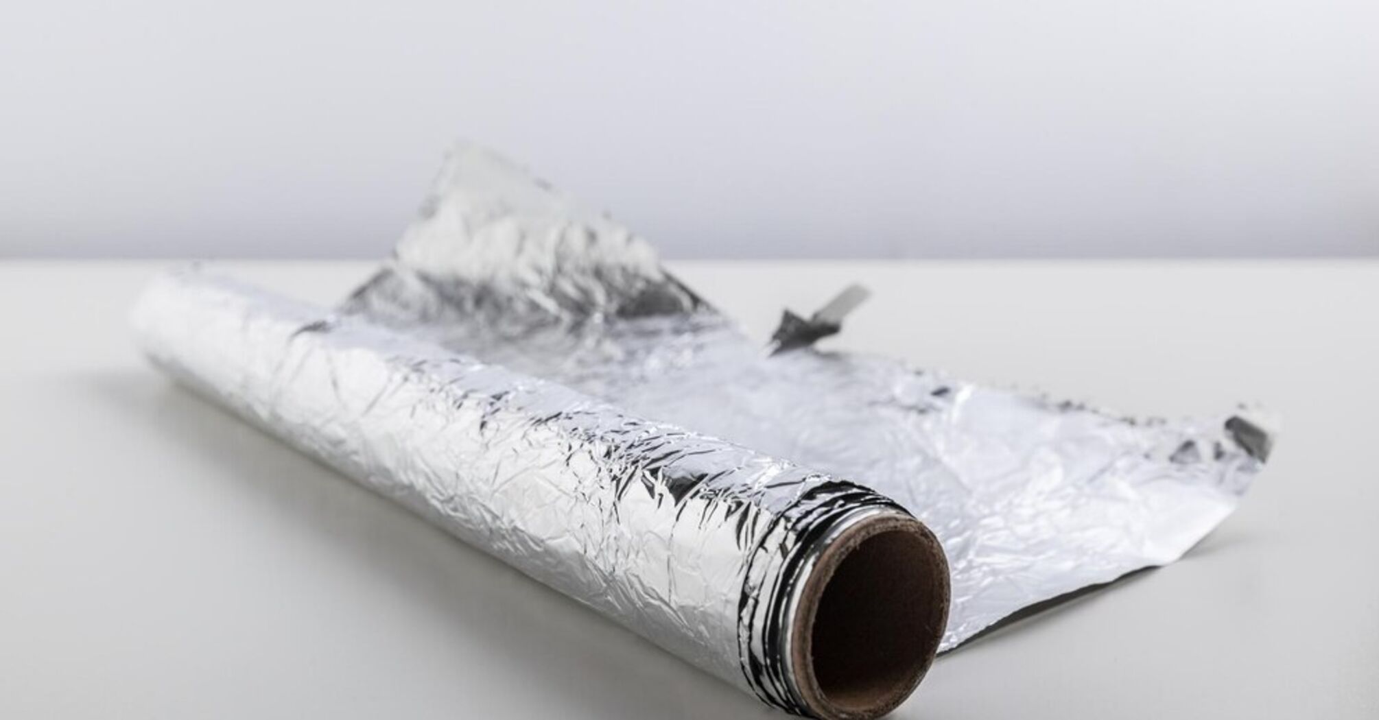 Why throw a piece of foil into boiling water: a life hack that will surprise you