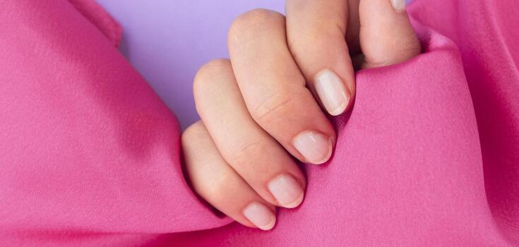 Jak zrobić manicure w domu: najprostszy projekt, który nie zajmuje dużo czasu