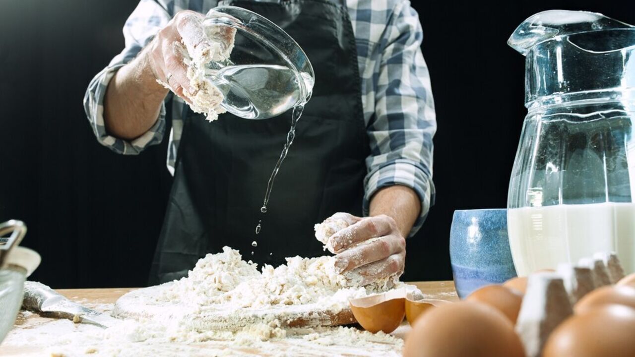 Vinegar in the dough: what happens if you add an unusual ingredient