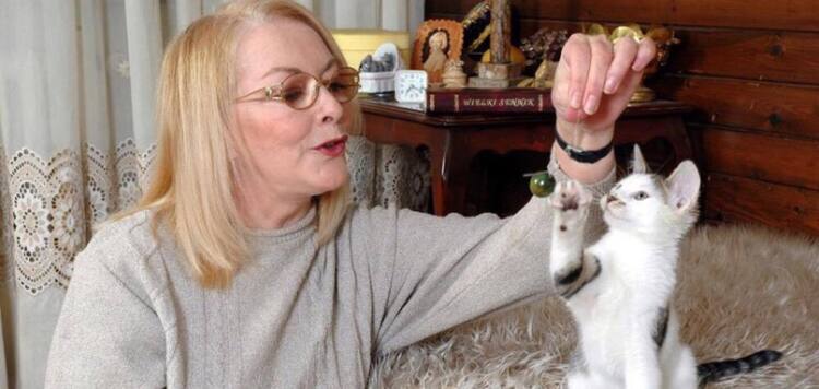 Barbara Brylska, the star of "The Irony of Fate," who was "buried" in Russia, got in touch and spoke about her health