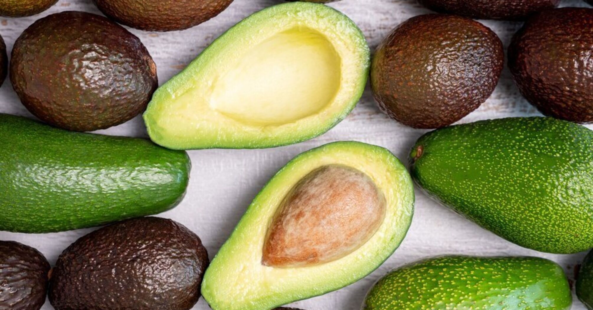 Do not store avocados like this: they will darken immediately