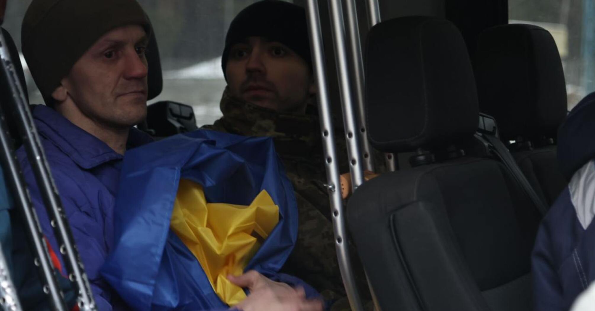 The youngest released is 24 years old, the oldest is 60: Ukraine returns 25 more people from Russian captivity. Photos