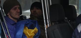 Najmłodszy uwolniony ma 24 lata, najstarszy 60: Ukraina zwraca 25 kolejnych osób z rosyjskiej niewoli. Zdjęcia