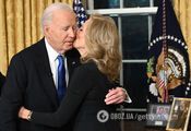 In a "mournful" image: Jill Biden wore an unusual color for her husband's farewell speech. Photo