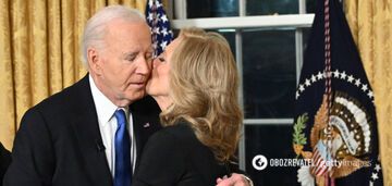 Na "żałobnym" zdjęciu: Jill Biden ubrała się w nietypowy kolor na mowę pożegnalną męża. Zdjęcie