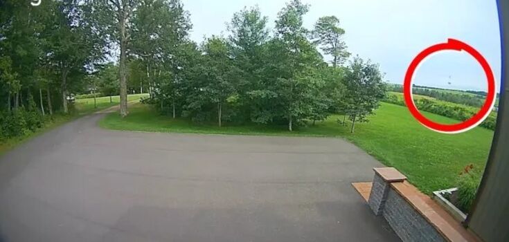 The sound of a meteorite colliding with the Earth was recorded for the first time: the video was accidentally captured by a door camera