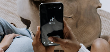 Tiktoks, Reels i Shorts uzależniają i powodują uszkodzenia mózgu - badanie