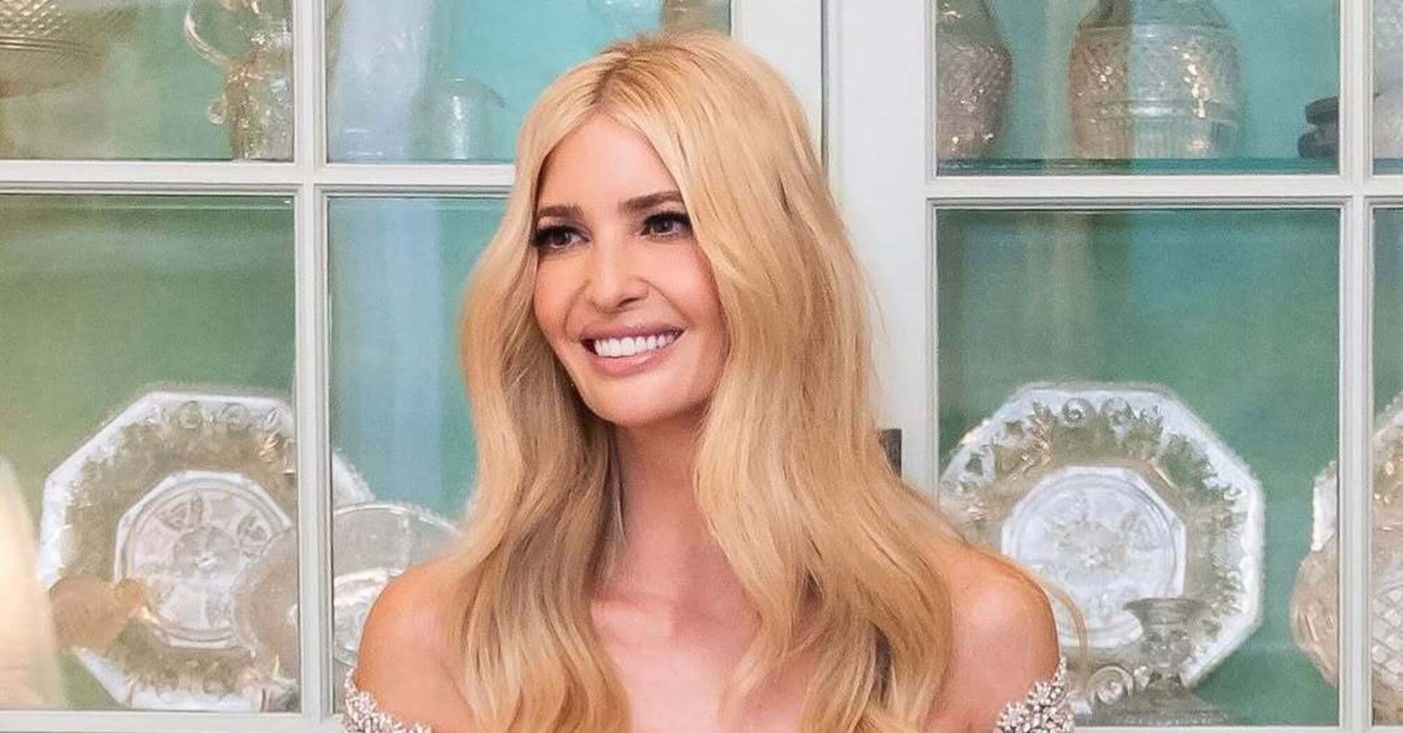 Ivanka Trump stunned with a luxurious look from her favorite brand during a dinner in honor of her father. Photo