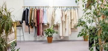 Trzy najlepsze sukienki dla krótkich kobiet: sprawią, że Twoja figura będzie wyglądać najlepiej