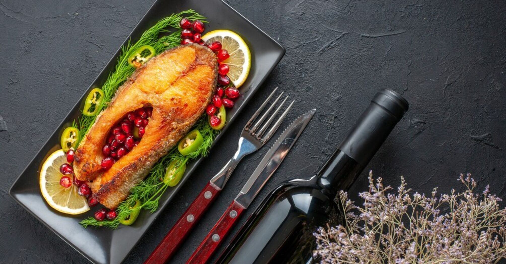 How to prepare tasty baked red fish for lunch: be sure to add vegetables for juiciness