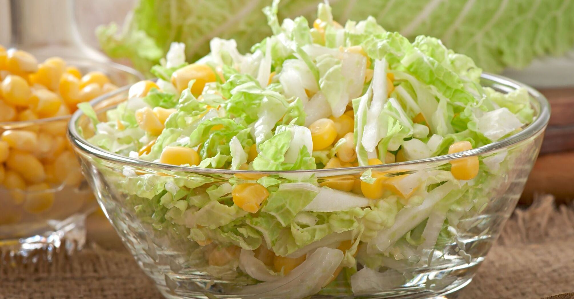 Low-calorie salad in 5 minutes: what to add to make a tasty lunch