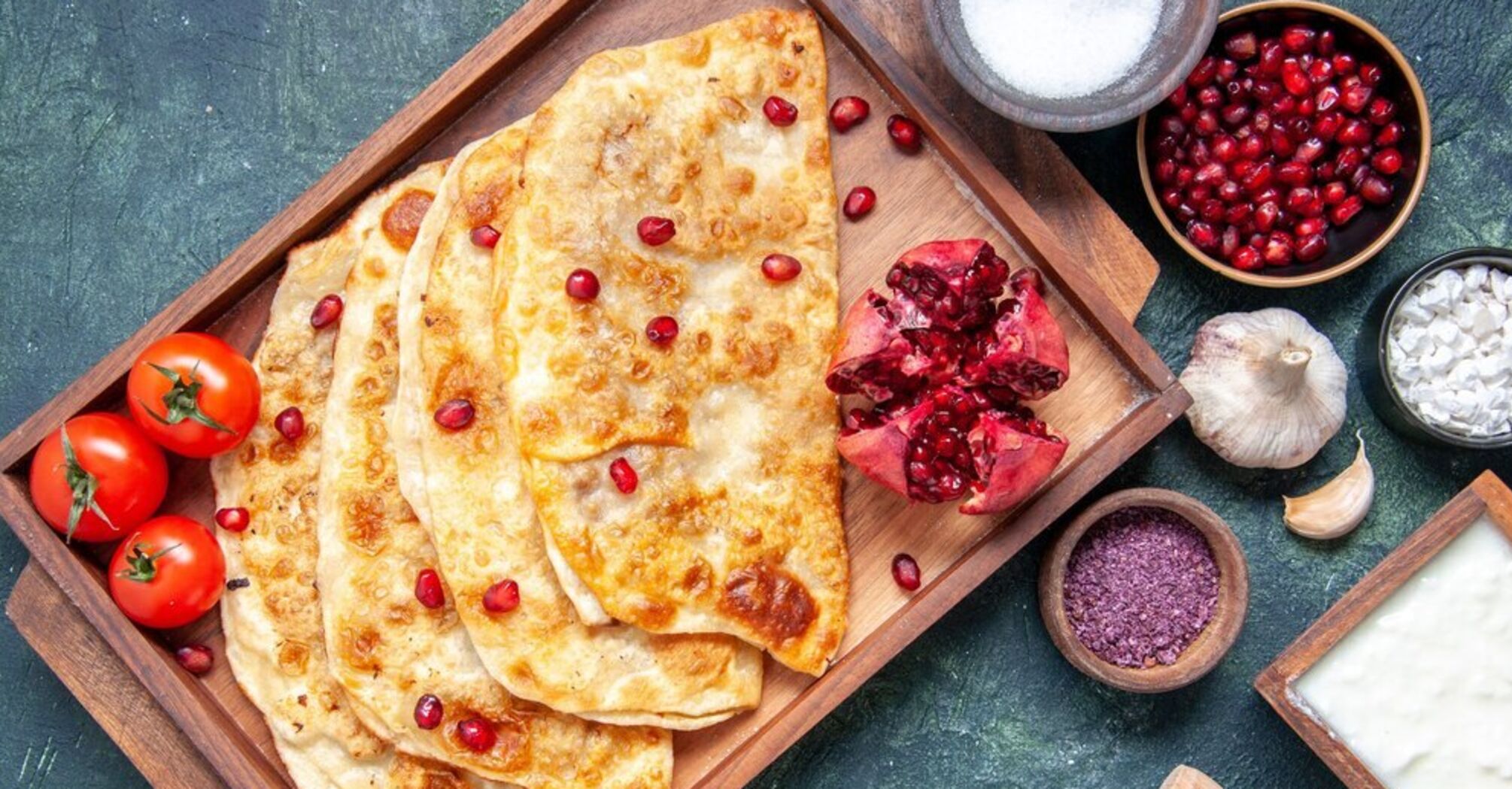 Crispy chebureks with mineral water and minced meat for a snack: the easiest recipe