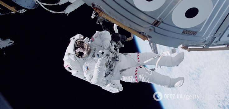 U astronautów, którzy przebywali w kosmosie dłużej niż 6 miesięcy, zdiagnozowano problemy z oczami.
