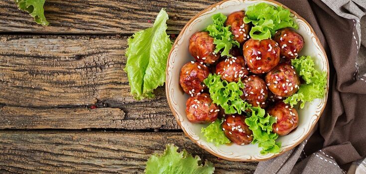 Better than ordinary cutlets: what dish to cook from minced meat in the oven