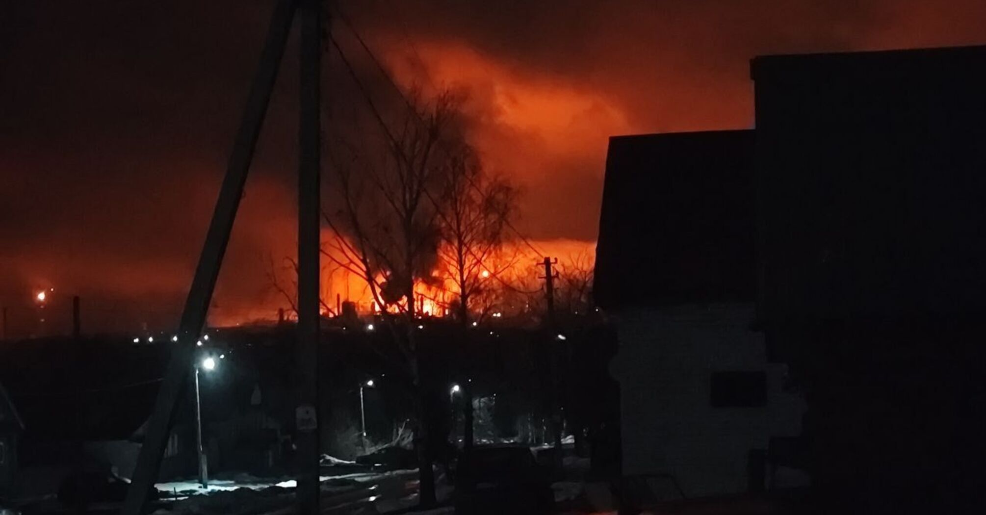 Four hits out of four: the DIU and the General Staff confirmed the UAV attack on the Lukoil oil depot in Kstovo. Photos and video