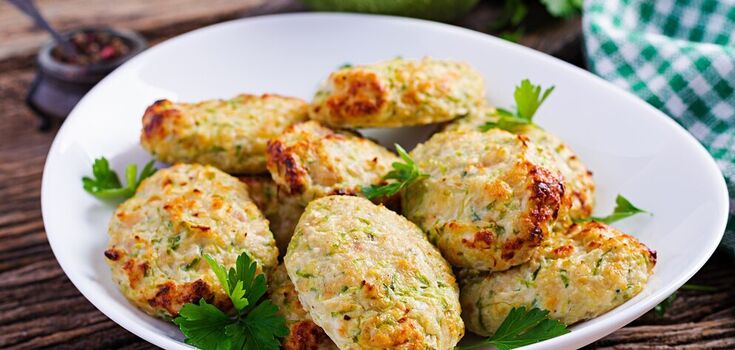 Lepsze niż kotlety: jak przygotować obfite mięsne zrazy z nadzieniem jajecznym na lunch