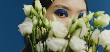 Najgorętsze trendy w makijażu, które sprawią, że poczujesz nostalgię, zostały nazwane