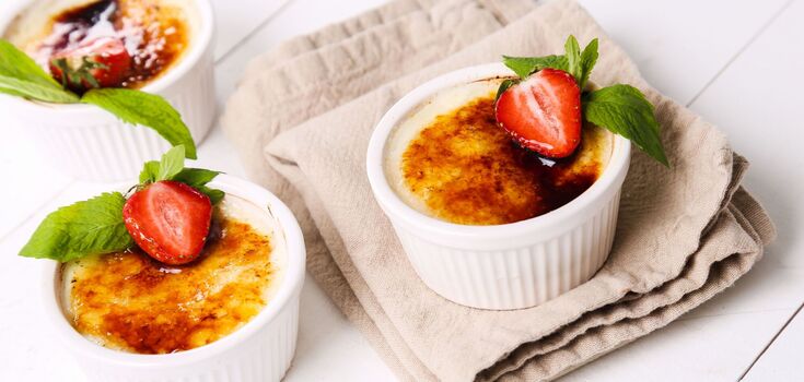 Delicate tangerine crème brûlée: a mouthwatering winter dessert