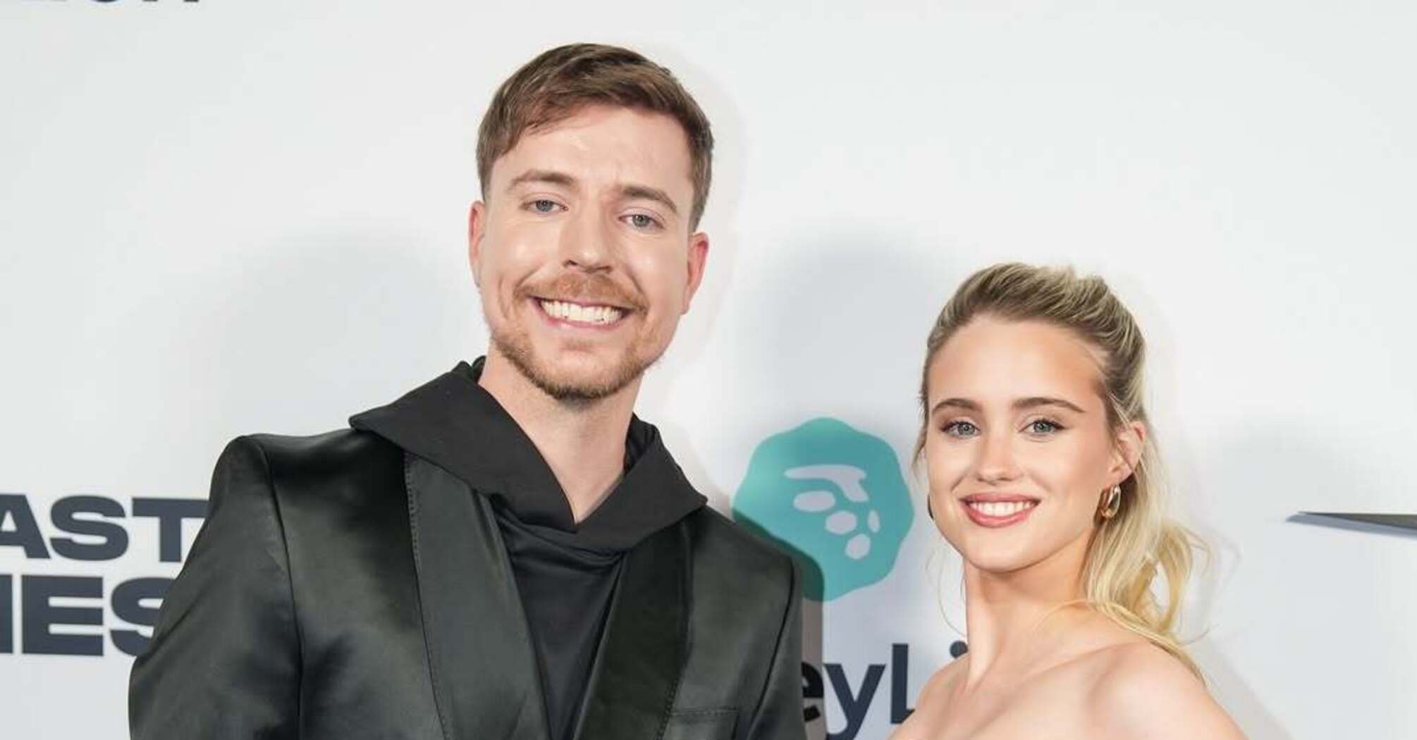 The world's most famous YouTube blogger proposed to his beloved, who is older than him: what is known about MrBeast's bride. Photo
