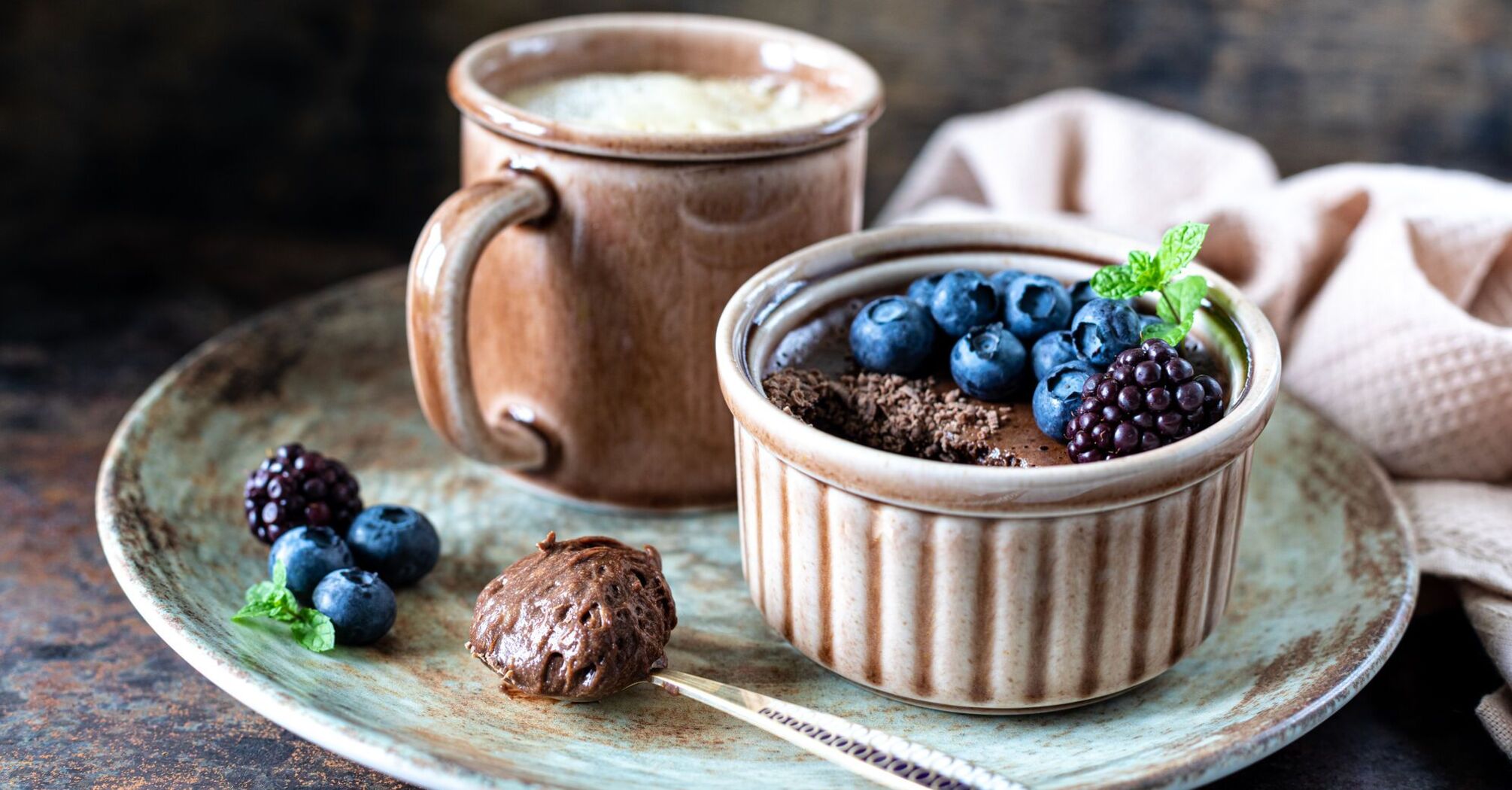 Chocolate dessert with avocado, without sugar and baking: even children will like it