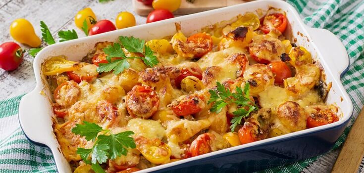Hearty dinner in an hour: how to cook a delicious potato and chicken casserole for the whole family