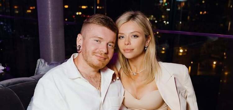 "X-Factor" star Oleksandr Kryvoshapko got married for the third time and showed photos from his wedding in the United States