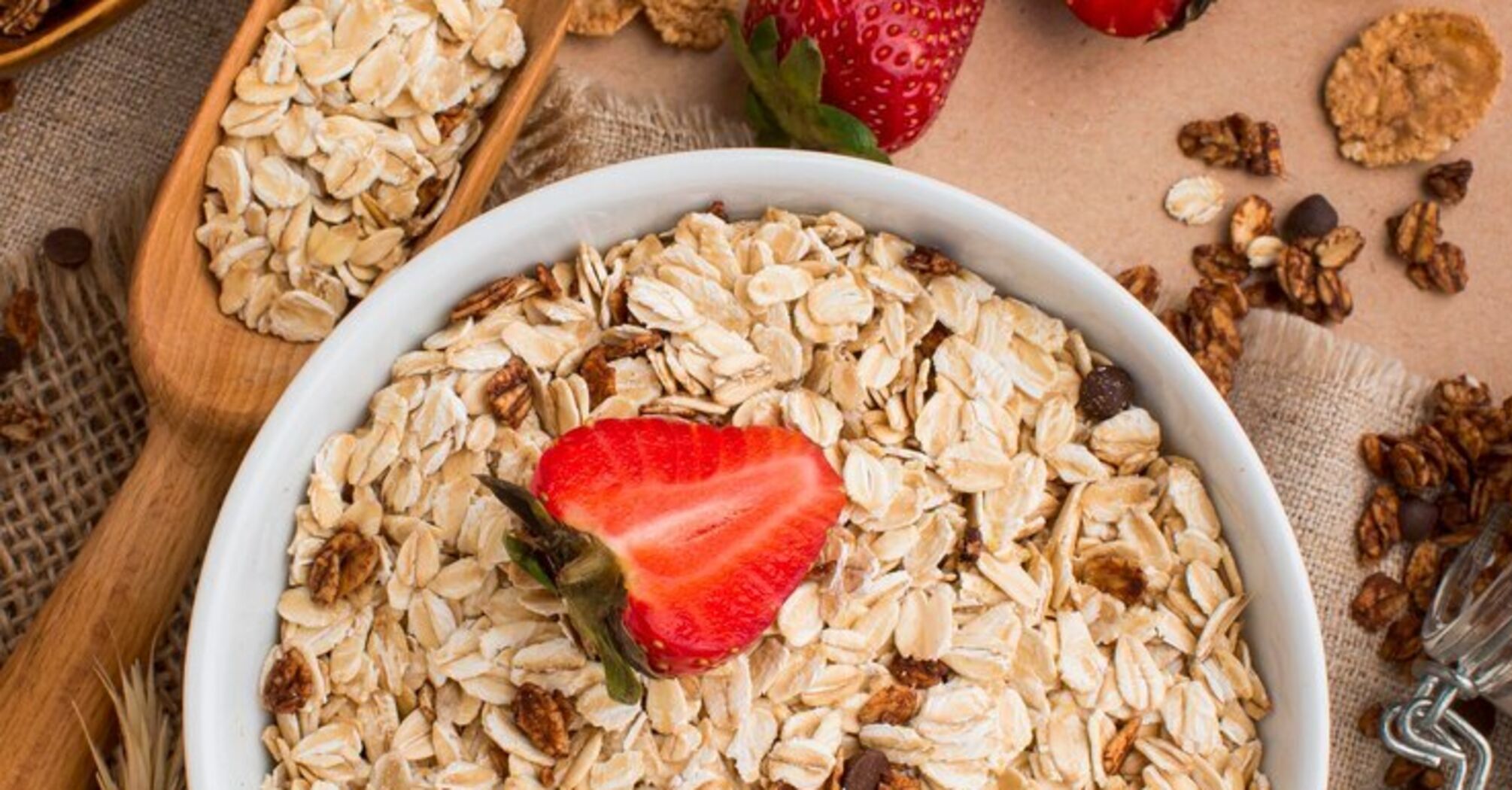 Everyone will love this oatmeal: be sure to add nuts and coconut flakes