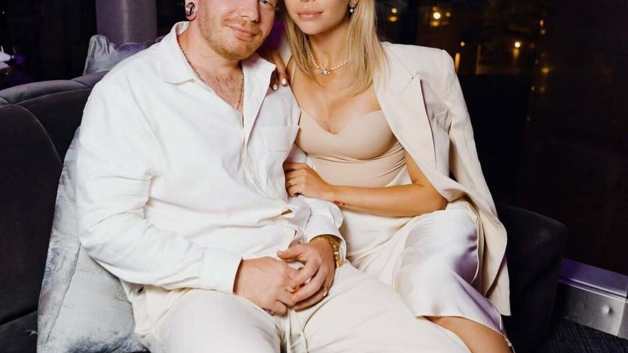 "X-Factor" star Oleksandr Kryvoshapko got married for the third time and showed photos from his wedding in the United States
