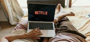 В топ Netflix выбился сериал 2021 года: причина