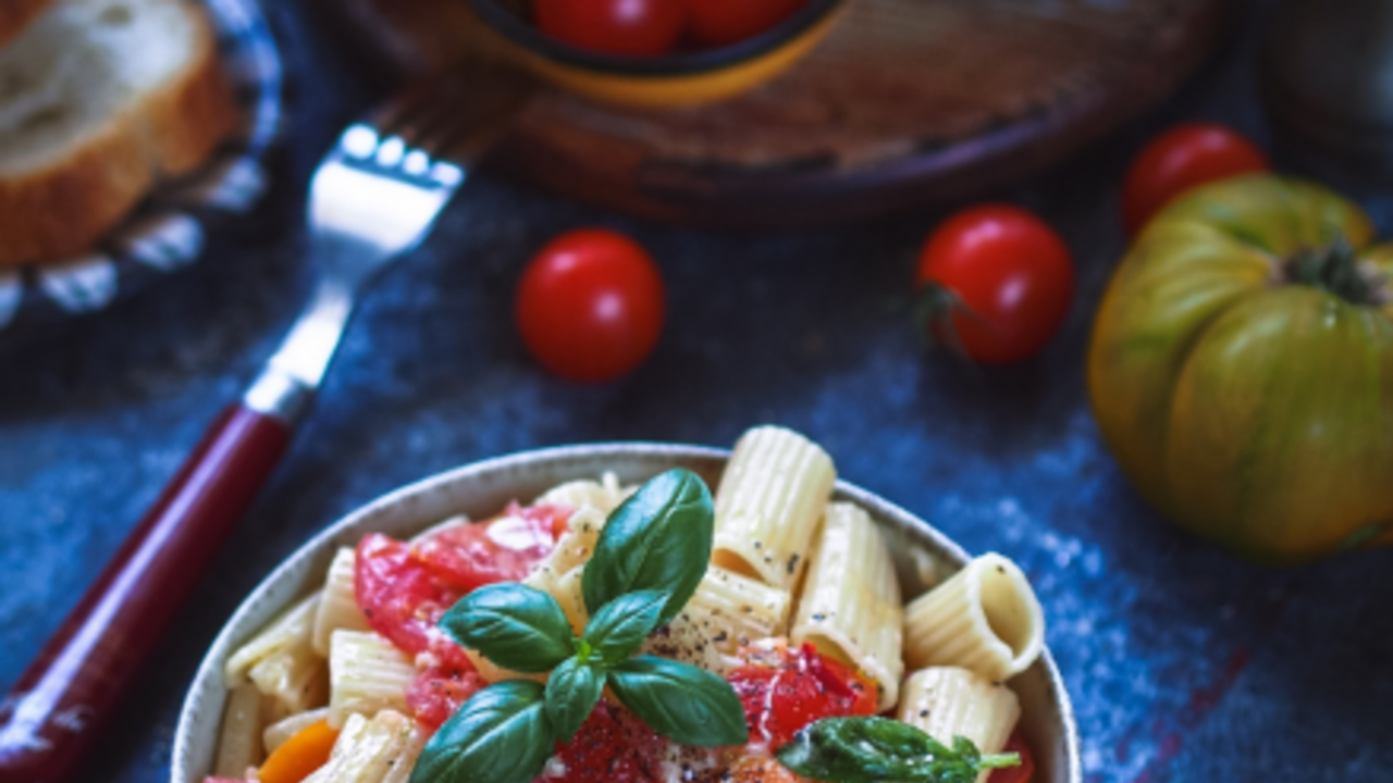 Delicious tomato sauce for pasta: a quick recipe